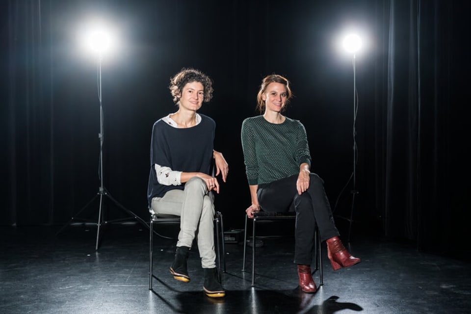 Die Leiterinnen des Luzerner Kleintheaters, Sonja Eisl (links) und Judith Rohrbach, machen die Bühne frei für Hamlet - und für ihre Nachfolgerinnen.