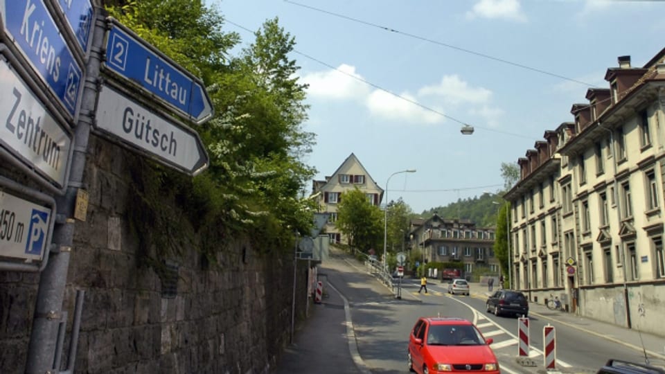  Die Bernstrasse startet beim Kreuzstutz-Kreisel und verbindet die Stadt Luzern mit dem Ortsteil Littau.