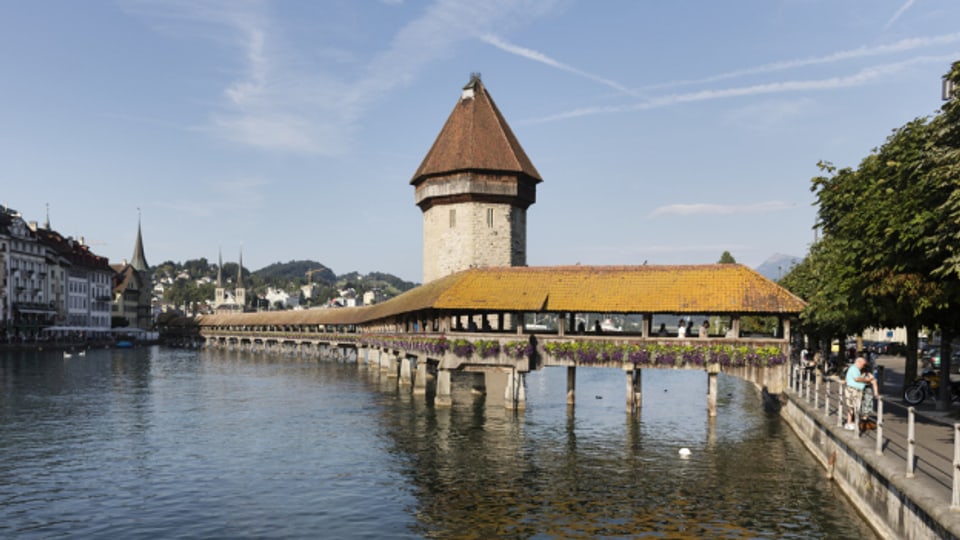 Der Kapellbrücke in Luzern sind mehrere Kompositionen gewidmet.