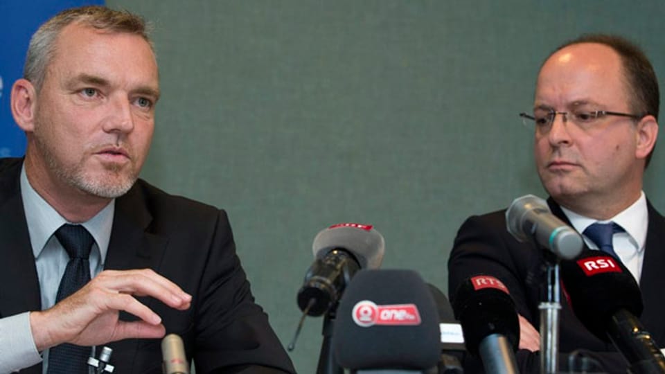 François Schmutz (links), Chef der Genfer Kriminalpolizei und Olivier Jornot, leitender Staatsanwalt.