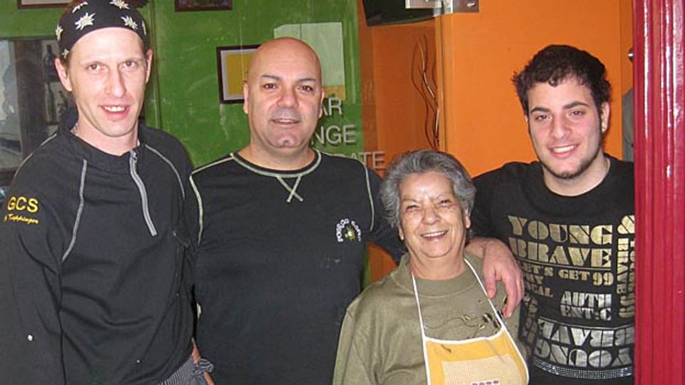 Familie D'Agnano mit Koch führt das Restaurant
