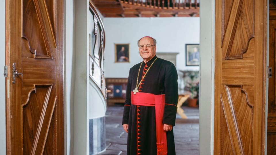 Bischof Huonder: ihn lässt die Kritik kalt.