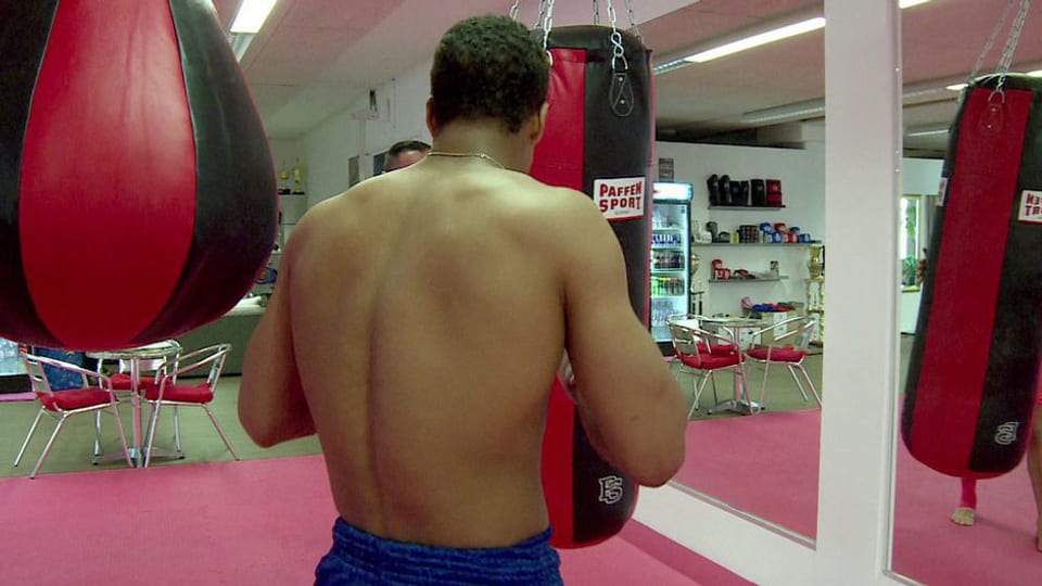 Carlos beim Thaibox-Training, damals noch in der Schweiz