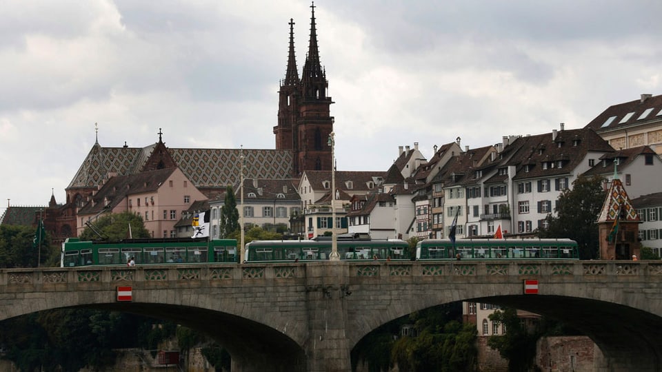 Die Mittlere Brücke in Basel: bald ist sie autofrei - wie auch die ganze Innenstadt