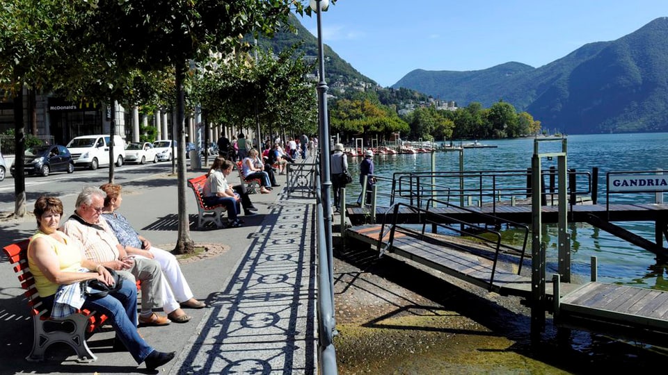 Die Strandpromenade in Lugano - seit einiger Zeit mit weniger öffentlichen WC-Anlagen.