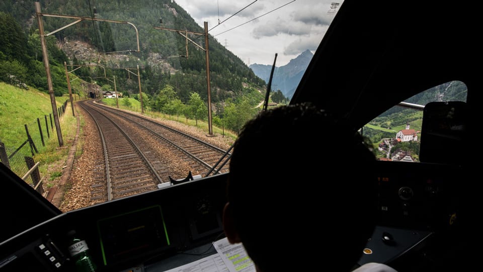 Die Gotthardstrecke wird weiter betrieben, sagt der Bundesrat.