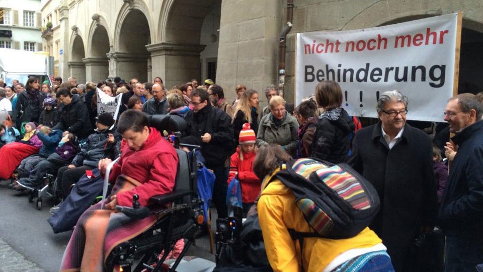 Sparprotest vor dem Luzerner Regierungsgebäude: Viele Betroffene haben ihrem Ärger Luft gemacht.