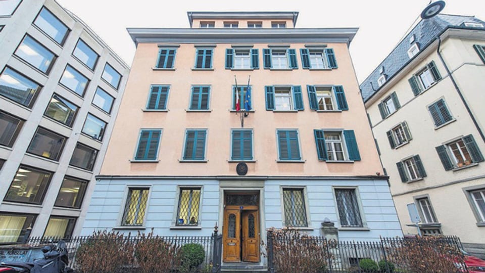 Das ehemalige italienische Konsulat in St. Gallen - das Gebäude soll bald versteigert werden.