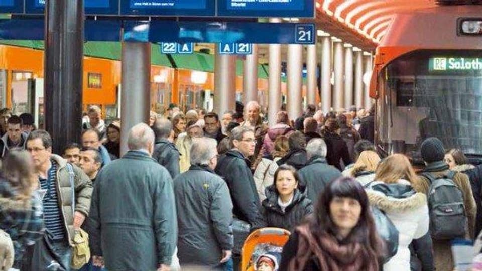 Der überfüllte RBS-Bahnhof: Bis 2025 soll ein neuer Bahnhof Entlastung bringen