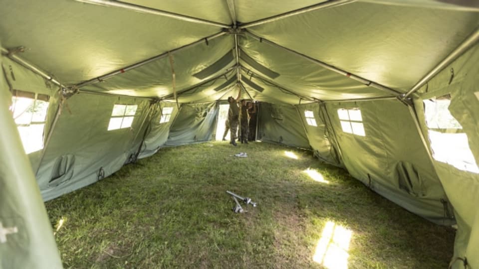 Solche Zelte werden derzeit im Aargau aufgestellt