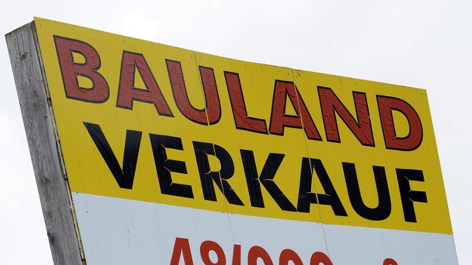 Bauland zu verkaufen: im Kanton Freiburg auch ein Geschäft zwischen den Gemeinden.