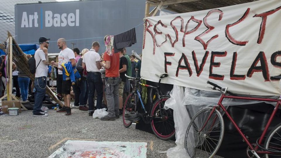 Wie stark kann die Art Basel bestimmen, was in Basel in dieser Woche im öffentlichen Raum läuft?