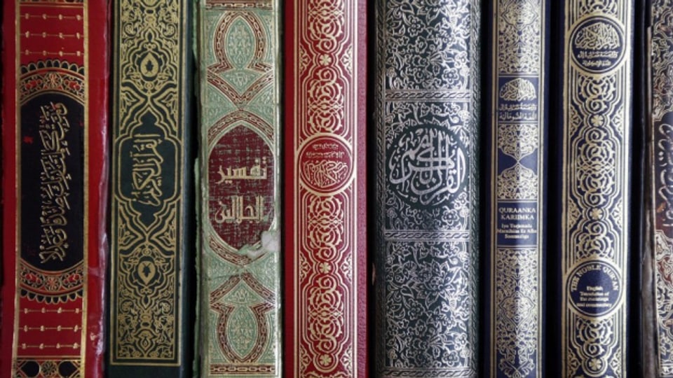 Islamische Bücher in einer Zürcher Moschee. Winterthur will die Koran-Verteilungsaktion «LIES!» verbieten.