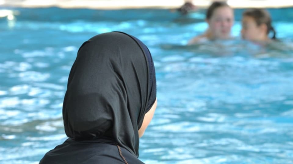 Keine Ausnahme: Auch muslimische Mädchen müssen ins Schulschwimmen.