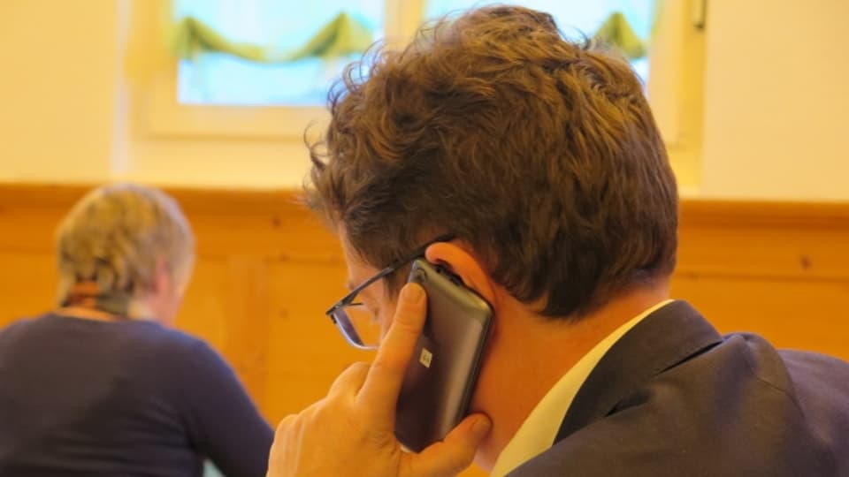 Will mehr Wähler mobilisieren: SVP-Präsident Albert Rösti am Telefon.