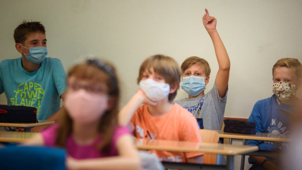 In Deutschland gilt die Maskenpflicht in Schulen meist ab der 5. Klasse.