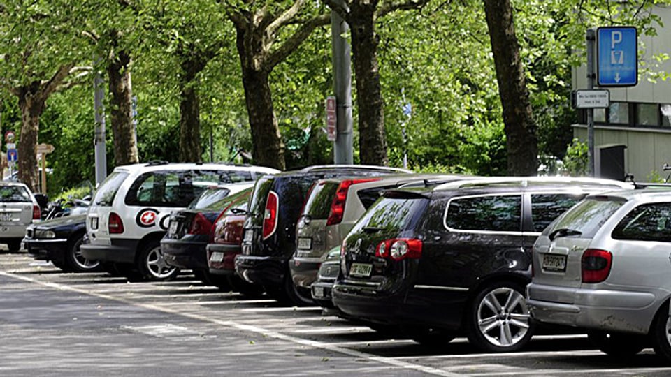In der Stadt St. Gallen wirft die Parkplatzfrage hohe Wellen.
