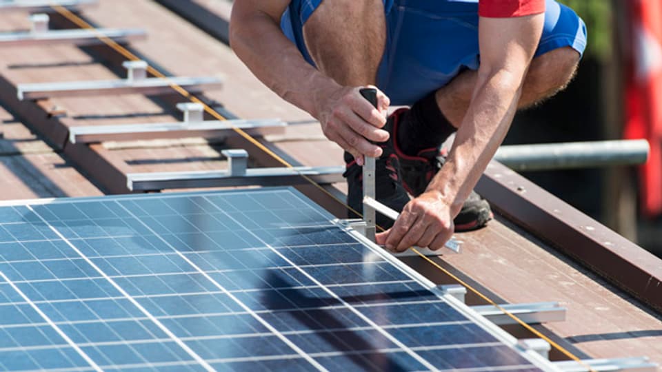 Auf zahlreichen Dächern von Landwirtschaftsbetrieben wurden in den letzten beiden Jahren Solarzellen installiert.