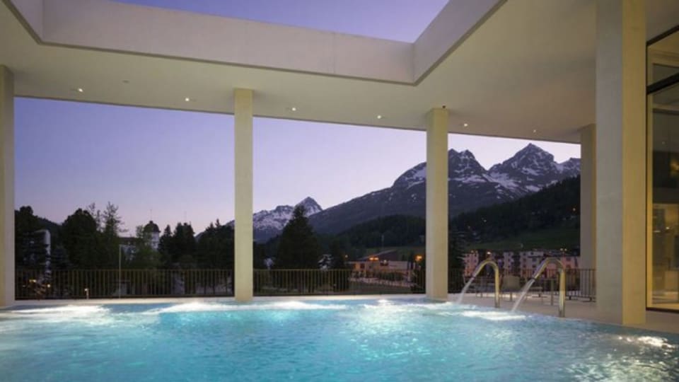 Seit Sommer 204 ist die Sportanlage mit Hallenbad in St. Moritz geöffnet