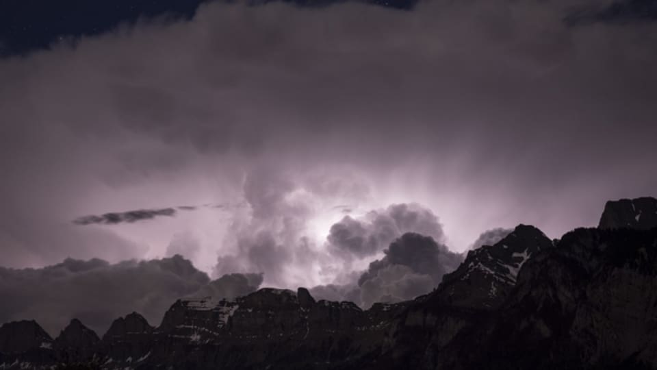 Wetterleuchten über dem Alpstein.