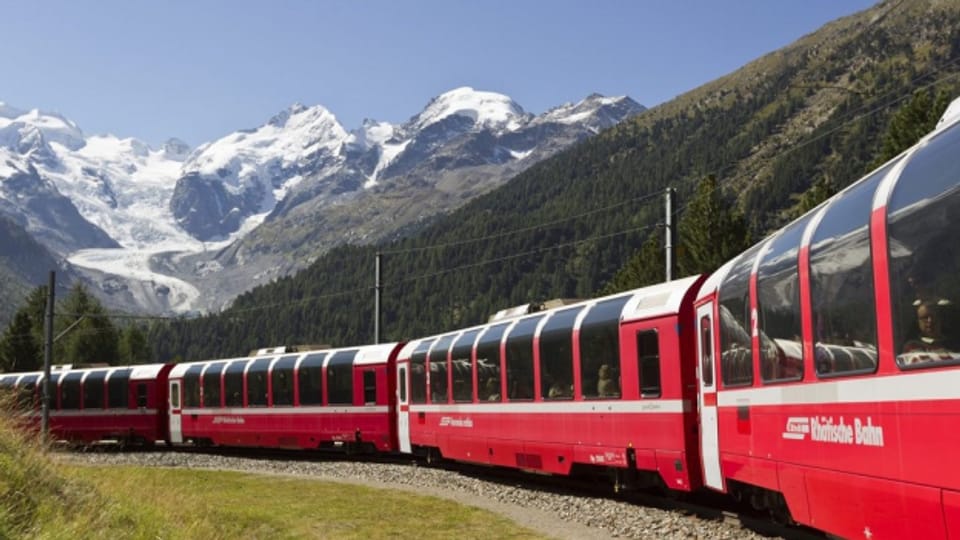 Heute dauert die Fahrt von St. Moritz nach Zermatt acht Stunden. Neu sollen auch nur einzelne Abschnitte möglich sein.  Keystone
