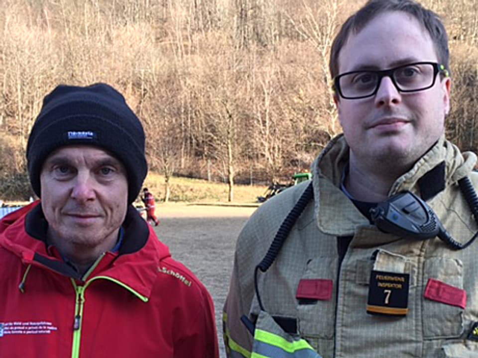 Luca Plozza, Amt für Wald- und Naturgefahren und Daniele Sucetti, Einsatzleiter Feuerwehr.