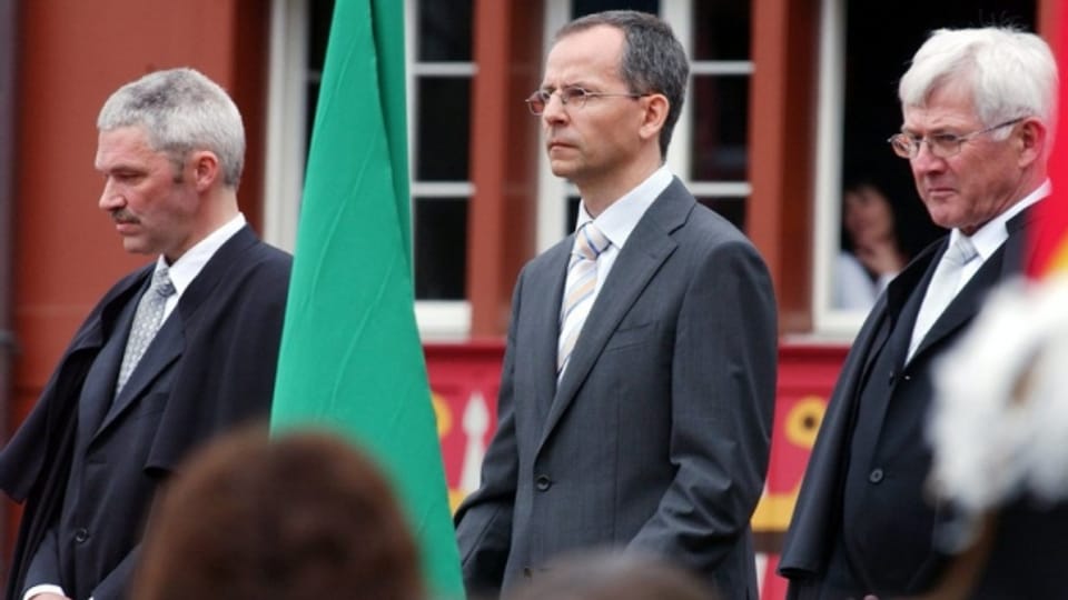 Stefan Sutter wird 2005 in die Standeskommission gewählt – hier zusammen mit Lorenz Koller (l) und Melchior Looser (r).
