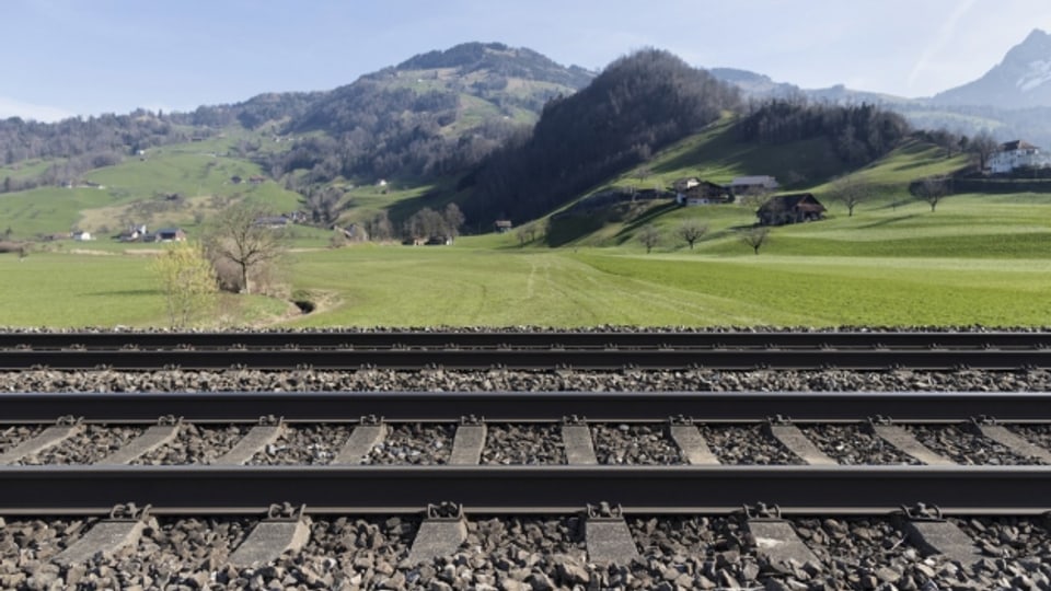 Eine Realisierung der Ostalpenbahn hält die Bündner Regierung für kaum machbar.