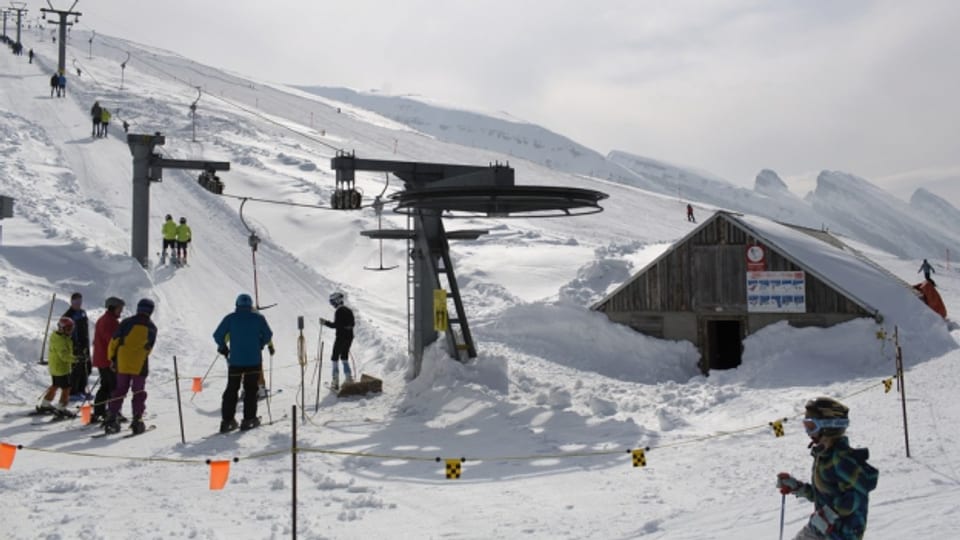 Die Wintersportorte hoffen auf umsatzstarke Festtage.