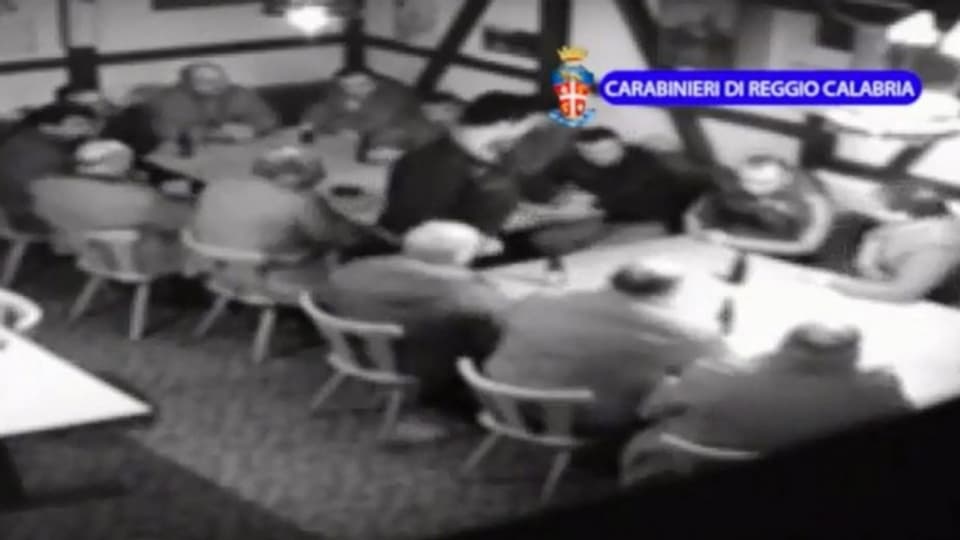 Bilder einer Überwachungskamera zeigen die mutmasslichen Mafiosi bei einem Treffen in Frauenfeld.(Archivbild von 2014)