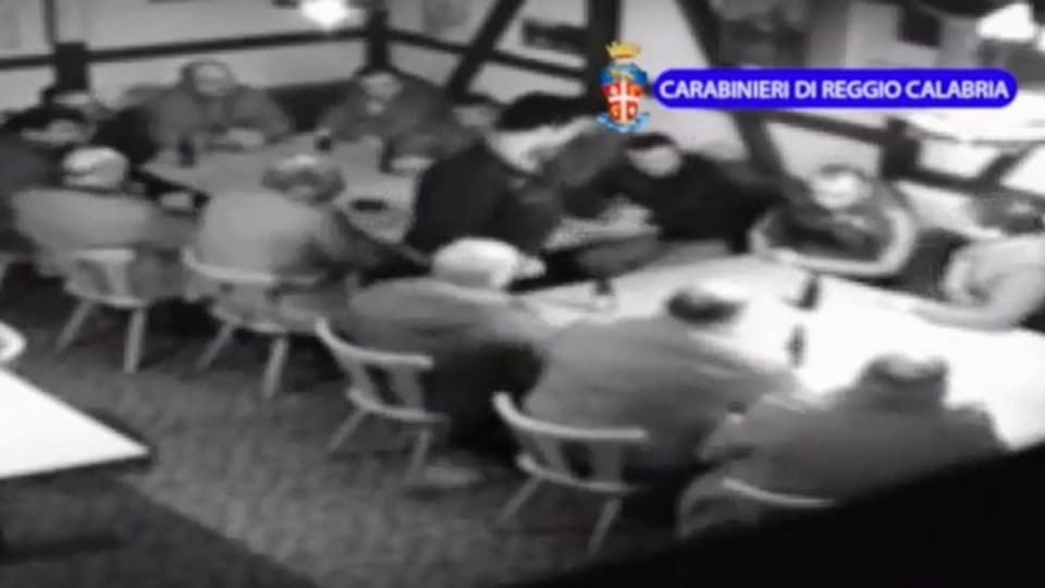 Bilder einer Überwachungskamera zeigen die mutmasslichen Mafiosi bei einem Treffen in Frauenfeld.(Archivbild von 2014)