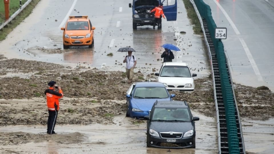 Bei den Überschwemmungen im Juni 2015 war vor allem auch die Autobahn A1 betroffen.