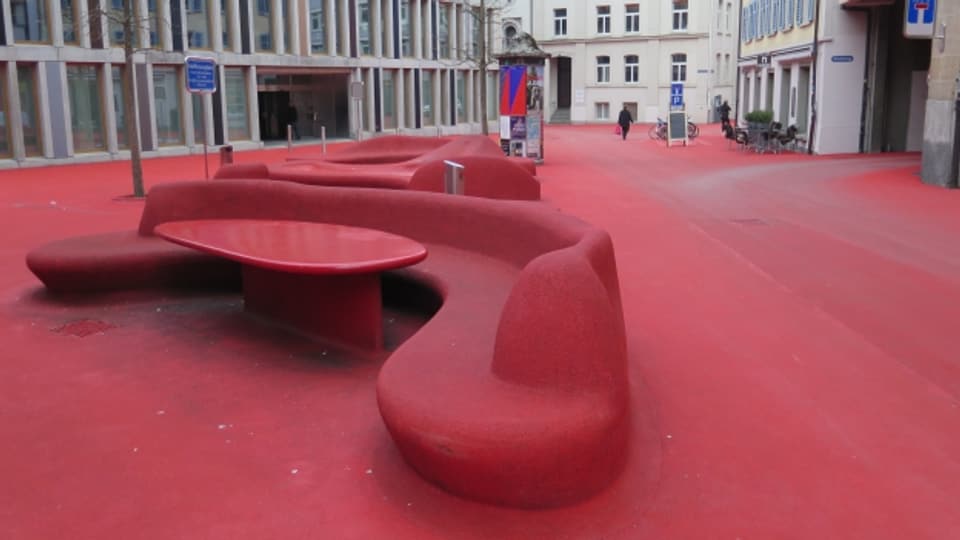 Der «rote Platz» bei der Raiffeisenbank in St. Gallen.