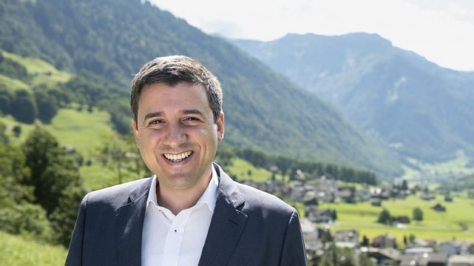 Mathias Zopfi, der Fraktionspräsident der Grünen Glarus, fordert die beiden bisherigen Glarner Ständeräte heraus.