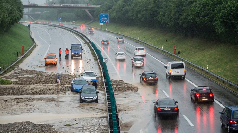 Im Juli 18 musste die Autobahn nach Überschwemmungen gesperrt werden.
