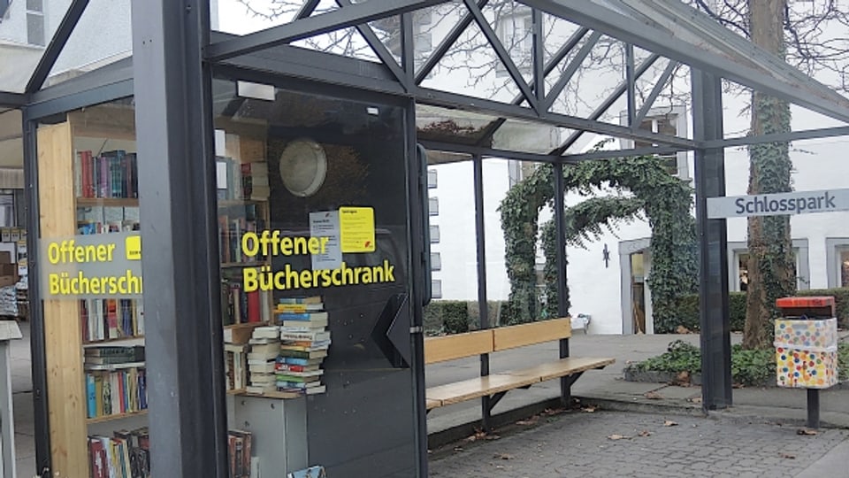 «Offener Bücherschrank» in Frauenfeld beim Schlosspark.