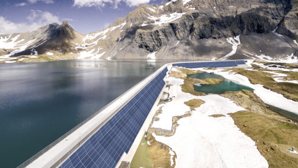 Die geplante Solaranlage auf der Muttsee Staumauer soll im Sommer 2021 eröffnet werden