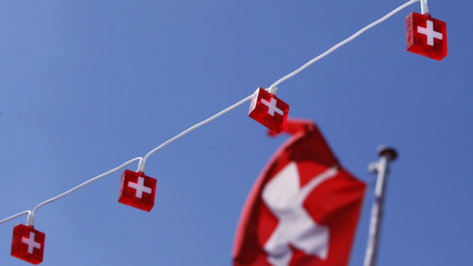 Viele Schweizerfahnen werden aus dem Ausland importiert.