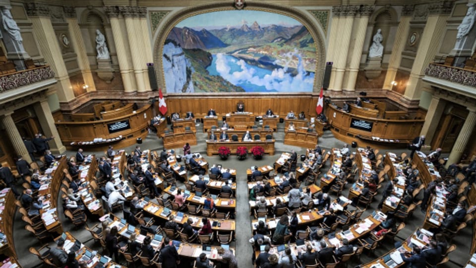 Blick von der Zuschauertribüne in den Saal, an der Wintersession der Eidg. Räte im November 2021 im Nationalrat in Bern.