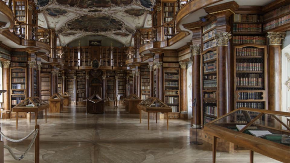 In der Stiftsbibliothek sind auch Bücher aus dem Mittelalter aufbewahrt