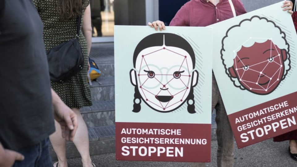 St. Gallen ist nicht die erste Stadt, die über ein Gesichtserkennungs-Verbot diskutiert. Schon der Zürcher Gemeinderat hat im Juni einen ähnlichen Vorstoss an den Stadtrat überwiesen.