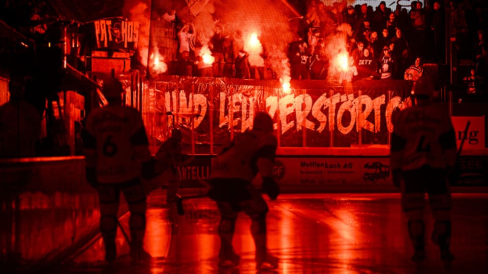 Die Kantonspolizei St. Gallen prüft nun Massnahmen.