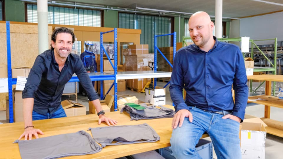 Die beiden Co-Geschäftsleiter Claudio Pasztor (l.) und Beni Böhlen in den Produktionsräumen der Firma Fennotex AG in Arbon.
