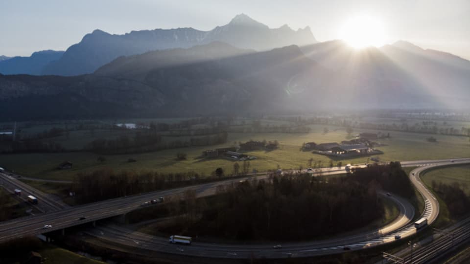 Autobahnverzweigung Sarganserland von oben.