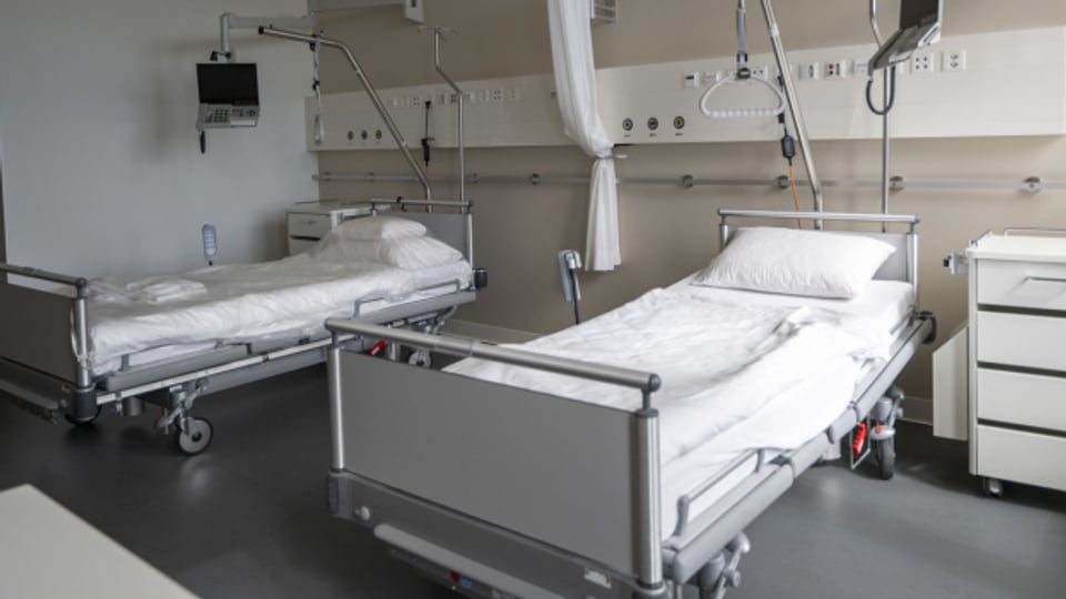 Das Kantonsspital Glarus will den Bettenbedarf prüfen