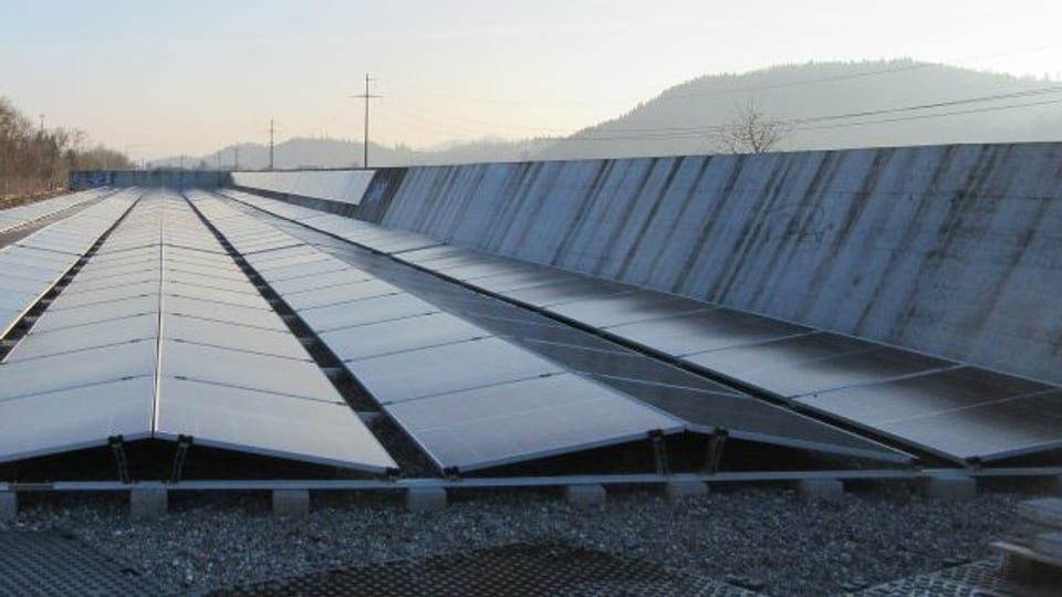 Der Bund plant über 400 Solaranlagen entlang von Nationalstrassen