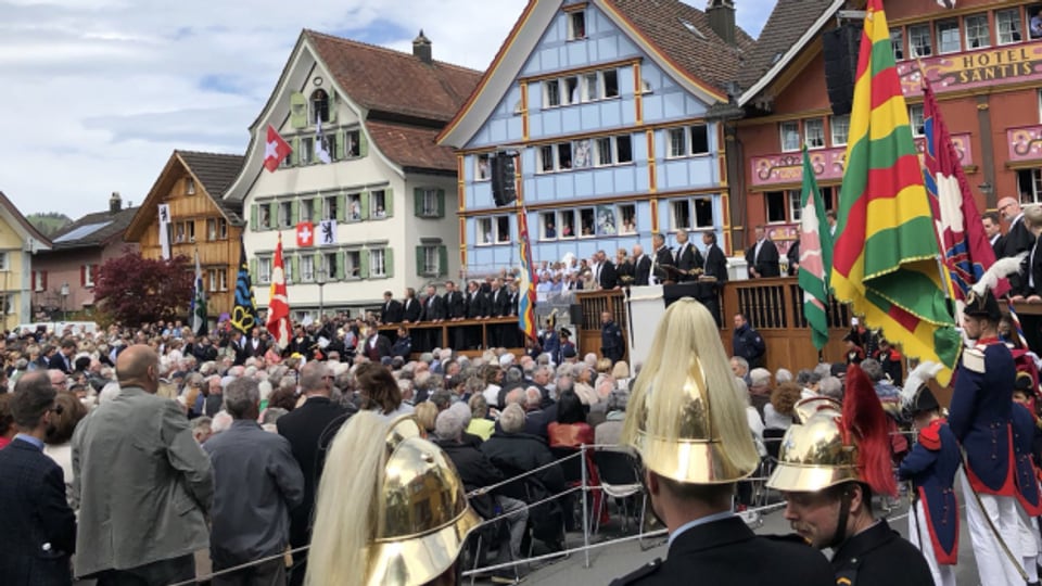 Der Landsgemeindeplatz Appenzell war gut gefüllt.