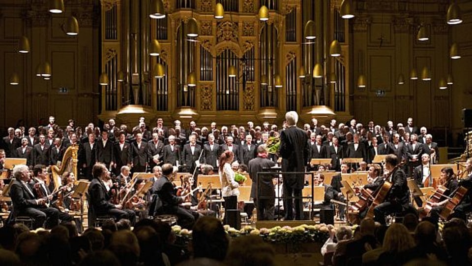 Schmaz jubiliert - zum 20-Jahr-Jubiläum mit dem Männerchor Zürich und dem Tonhalle-Orchester