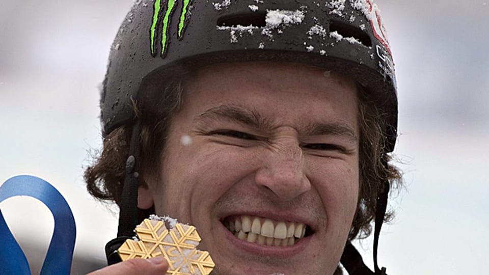 Snowboarder Iouri Podladtchikov mit seiner WM-Goldmedaille