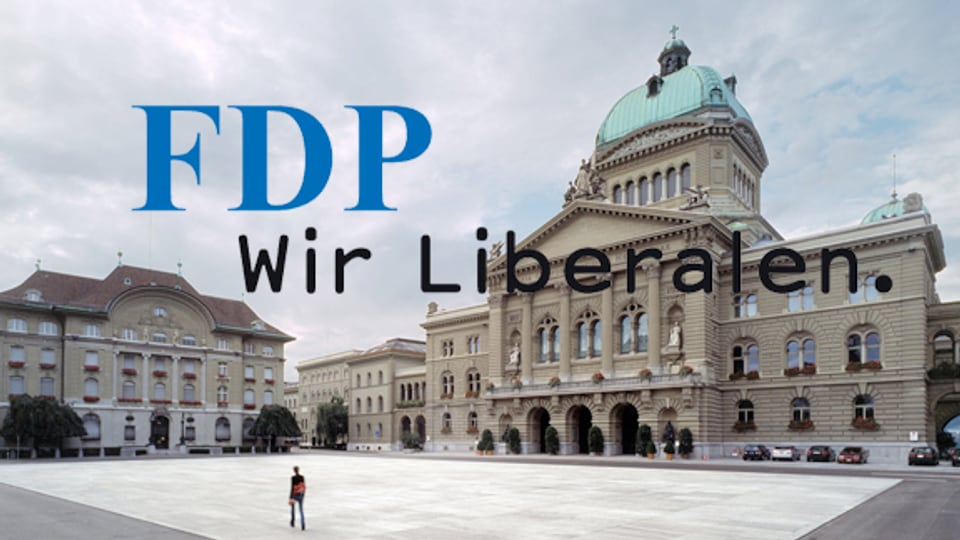 Das Bundeshaus mit FDP-Logo.